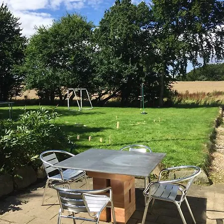 Апартаменты Lindegaardapartment - Woods And Sea *